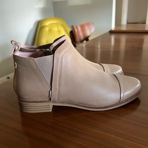 TOMS Reese Bootie — size 8 NWOT